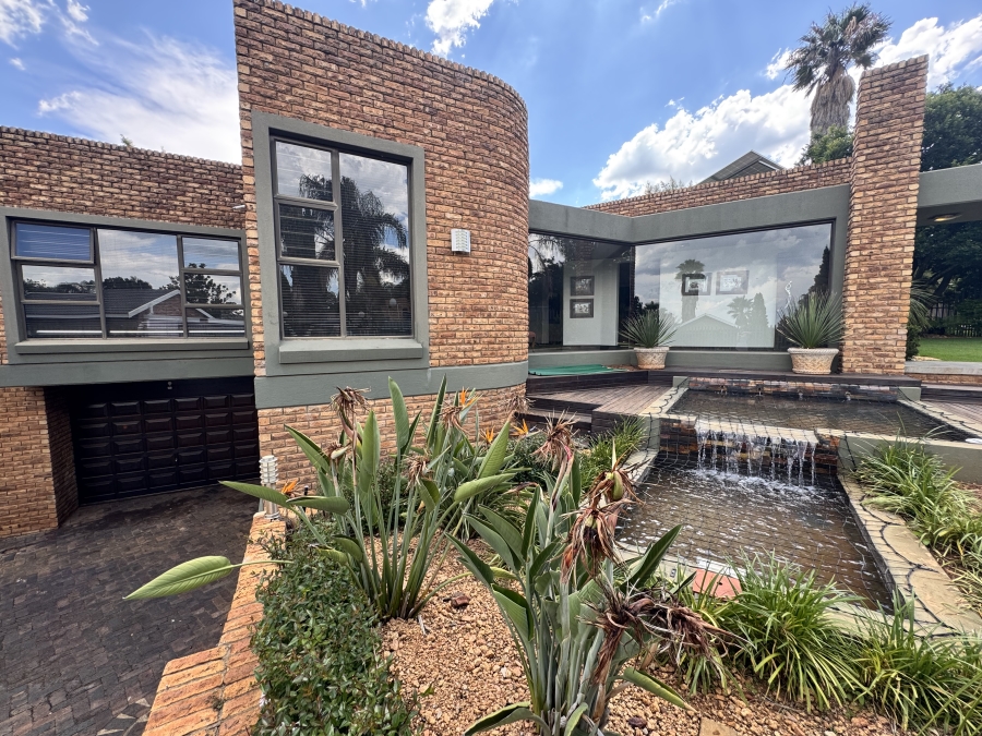 4 Bedroom Property for Sale in Wilkoppies North West